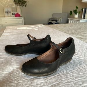 Dansko Mary Jane’s size 8